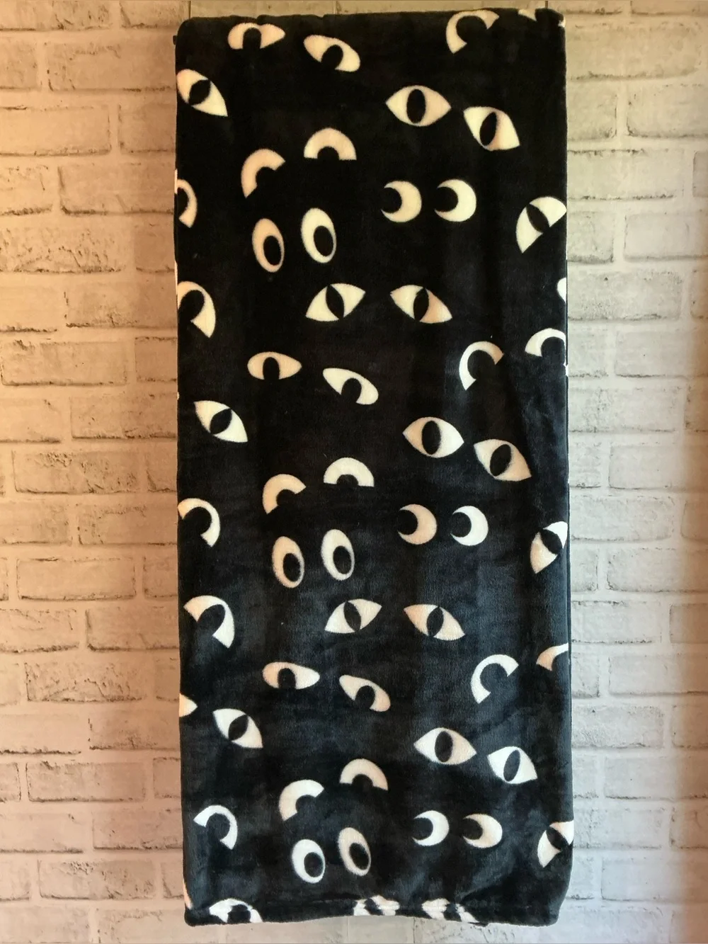 Well Dressed Home nwt black